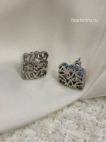 Серьги гвоздики Лоэв. серебристые логотип