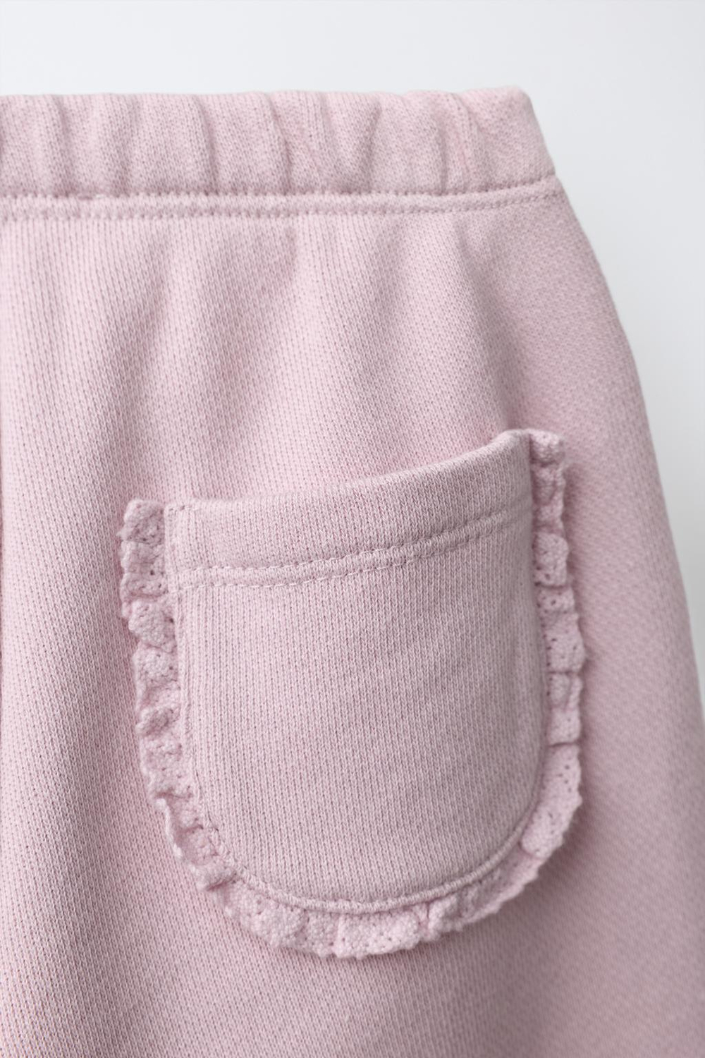 ZARA ХЛОПКОВЫЕ БРЮКИ С КАРМАНОМ, БЛЕДНО-ЛИЛОВЫЙ