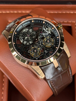 Часы Roger Dubuis Excalibur Skeleton Double Flying Tourbillon RDDBEX0395