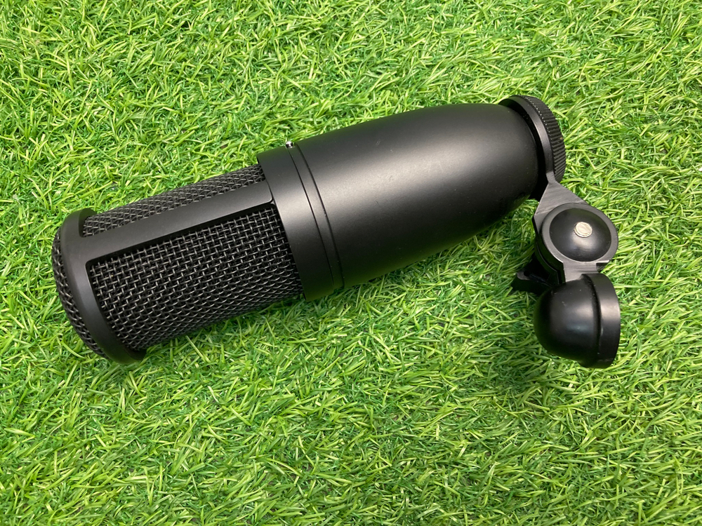 AKG P120 + Behringer PS400
