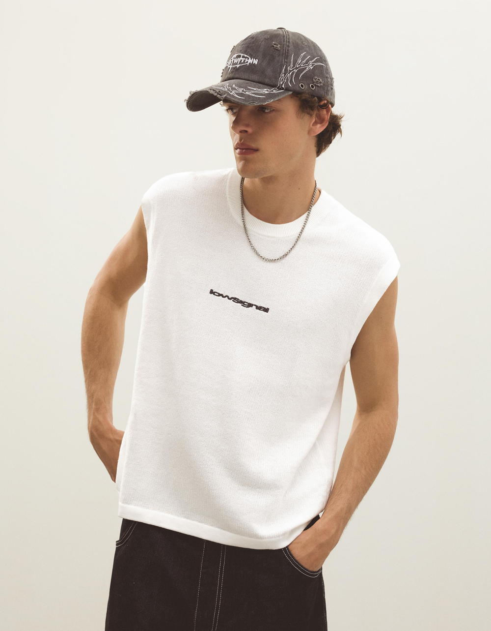 Мужская футболка без рукавов с вышивкой - BERSHKA