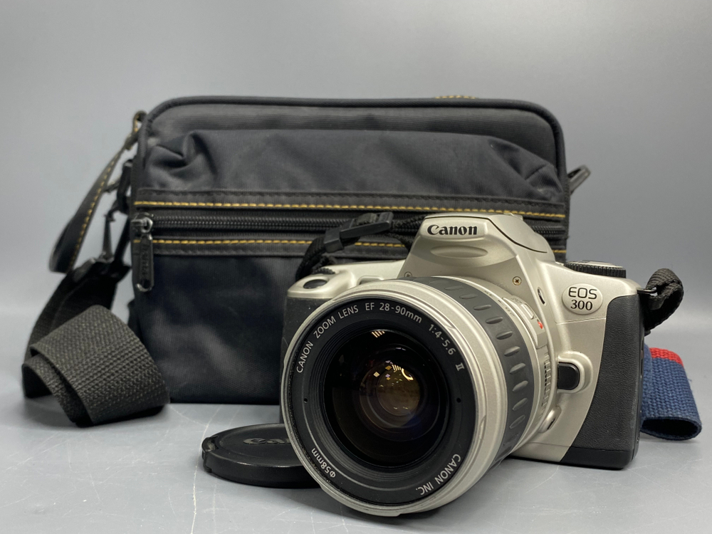 Canon EOS 300 EF 28-90 mm F/4-5.6 II