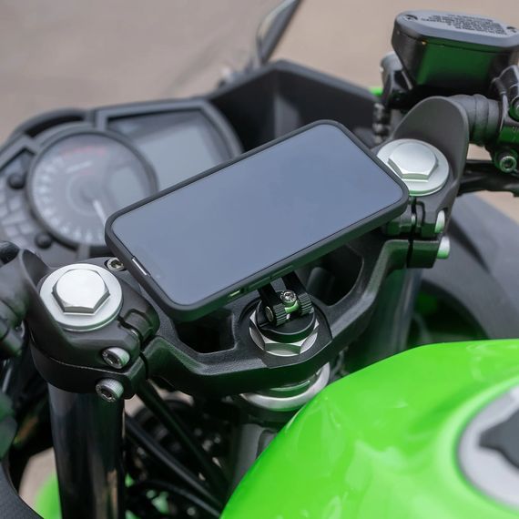 Крепление SP Connect на руль спортивного мотоцикла MOTO STEM MOUNT PRO SPC+ NEW