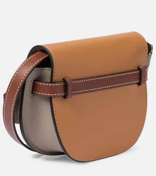 Женская кожаная сумка Loewe Gate коричневый