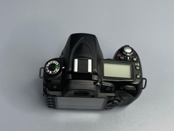 Nikon D90 — не включается