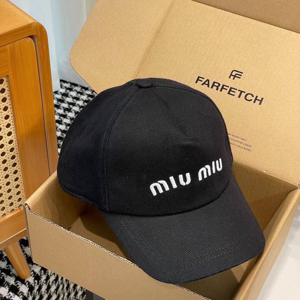 Бейсболка Miu Miu
