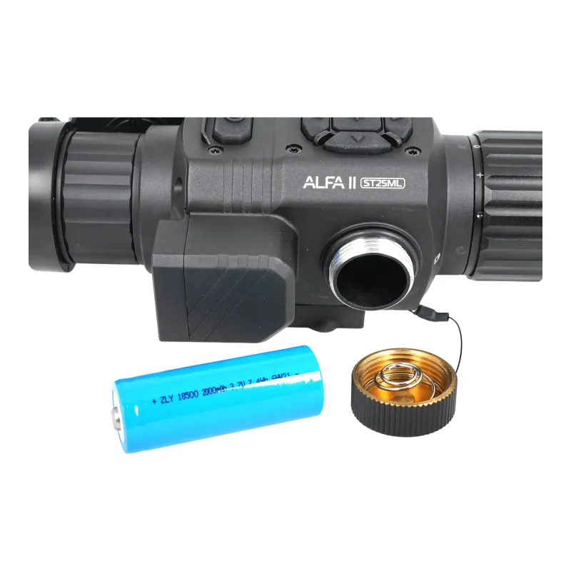 Тепловизионный прицел ARKON Alfa II ST25ML / Аркон Альфа 2 СТ 25 МЛ - открытый отсек и аккумулятором