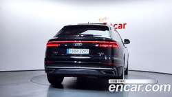 Audi Q8 45 TDI Quattro Premium — 2021