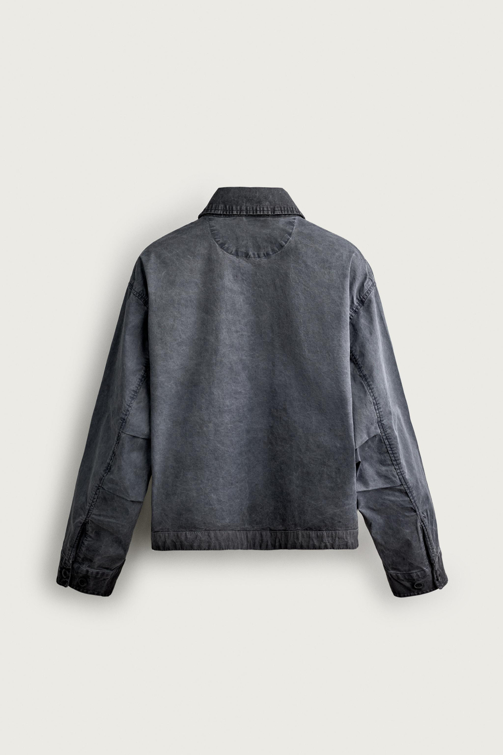 Укороченная куртка с эффектом потертости — ZARA