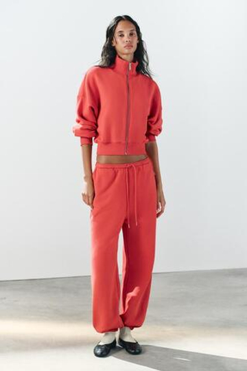 ZARA БРЮКИ-ДЖОГГЕРЫ ИЗ МЯГКОЙ ТКАНИ, КРАСНЫЙ