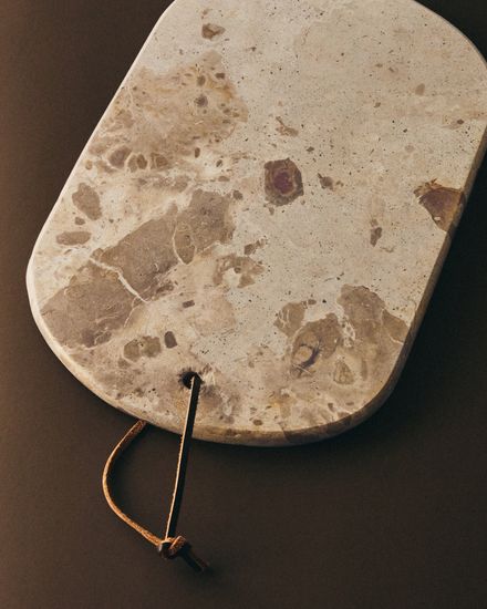 Сервировочная доска Orlina из бежевого мрамора 35 x 23 см