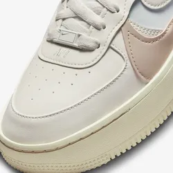 Кроссовки женские NIKE W AIR FORCE 1 PLT.AF.ORM