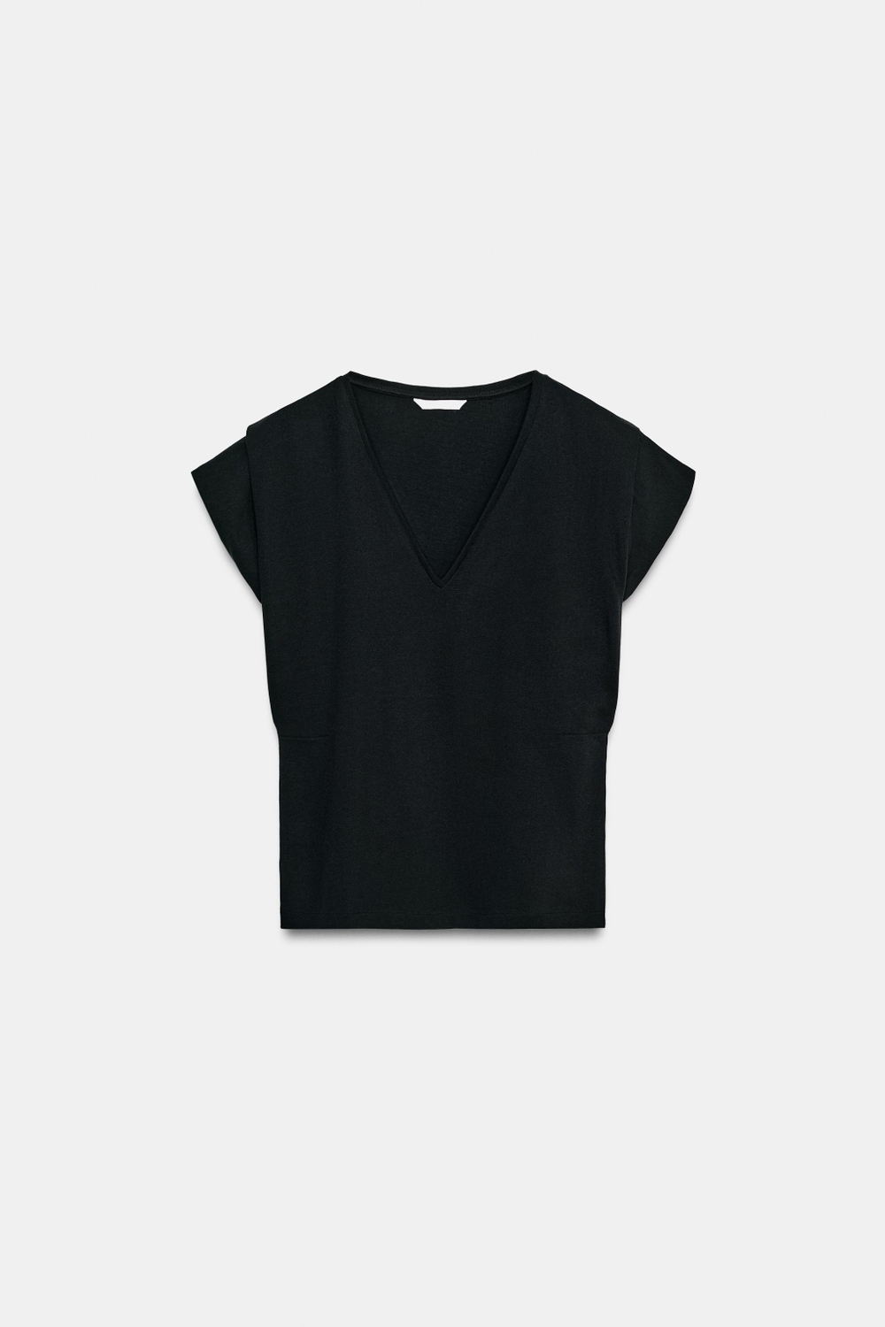 ХЛОПКОВАЯ ФУТБОЛКА С V-ОБРАЗНЫМ ВЫРЕЗОМ — ZARA