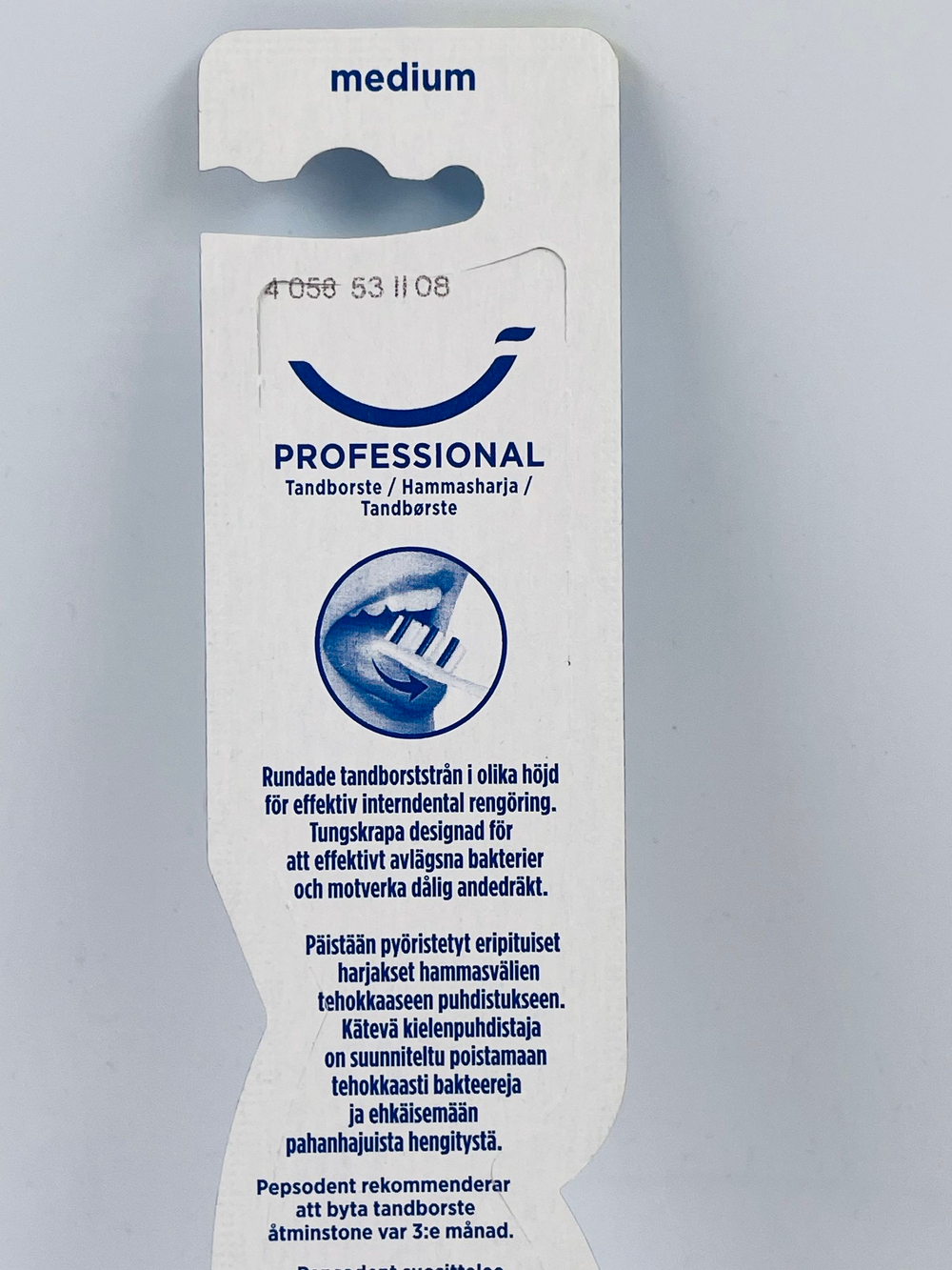 Зубная щетка Pepsodent Medium Professional, средней жесткости, красная