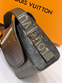 Сумка через плечо/мессенджер Louis Vuitton Courrier