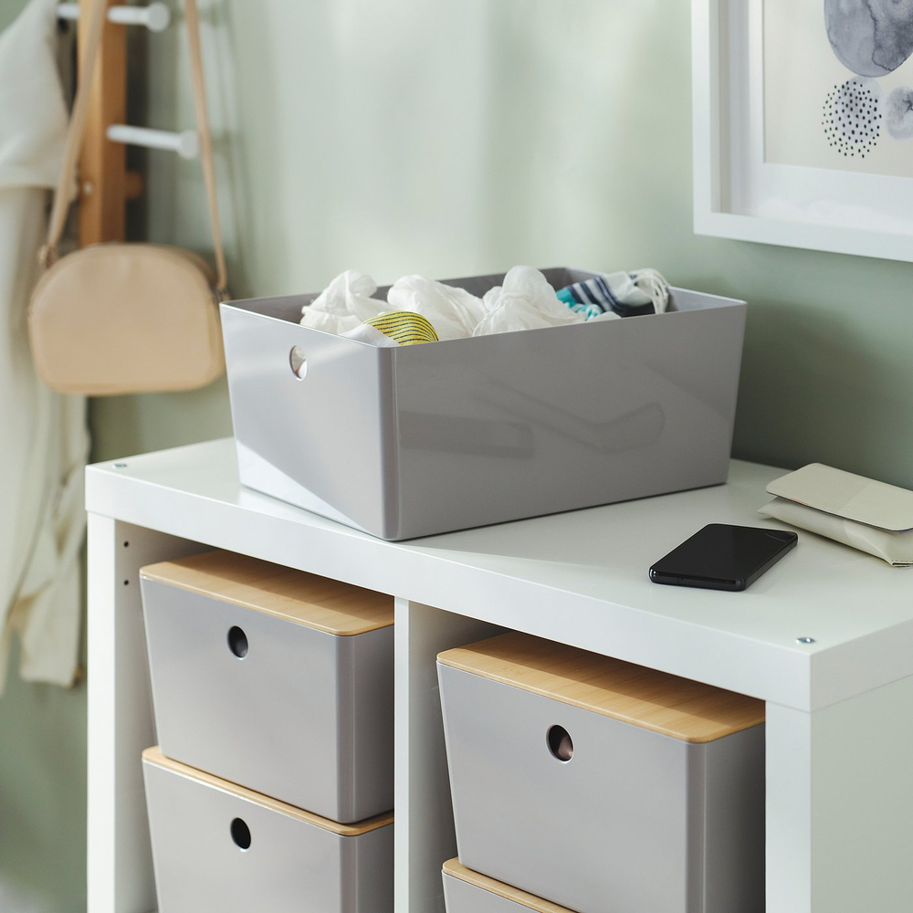 IKEA KUGGIS  (ИКЕА КУГГИС)  -  Контейнер с крышкой - светло-серый/бамбук 26x35x15 см