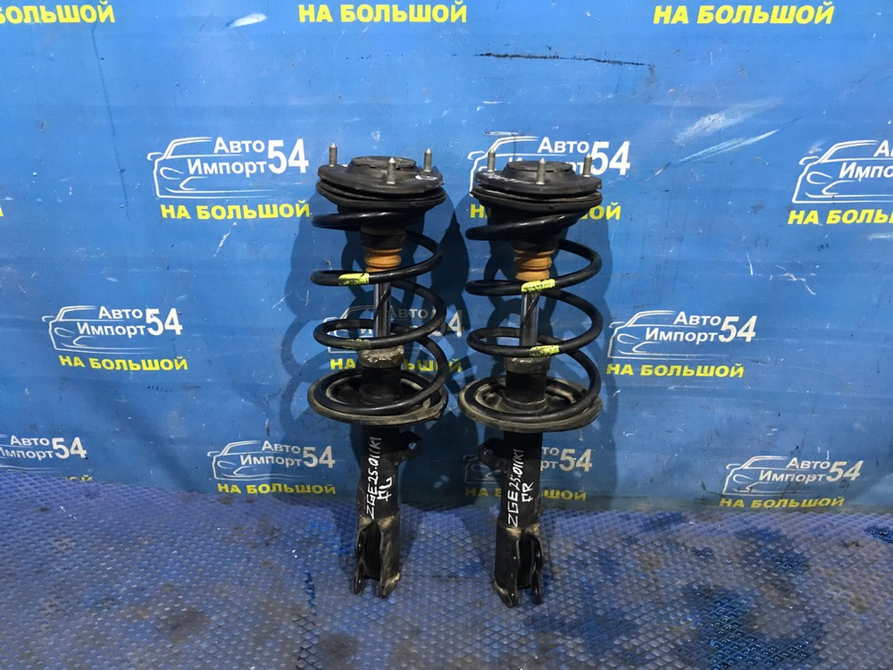 Стойка передняя правая TOYOTA WISH 2010