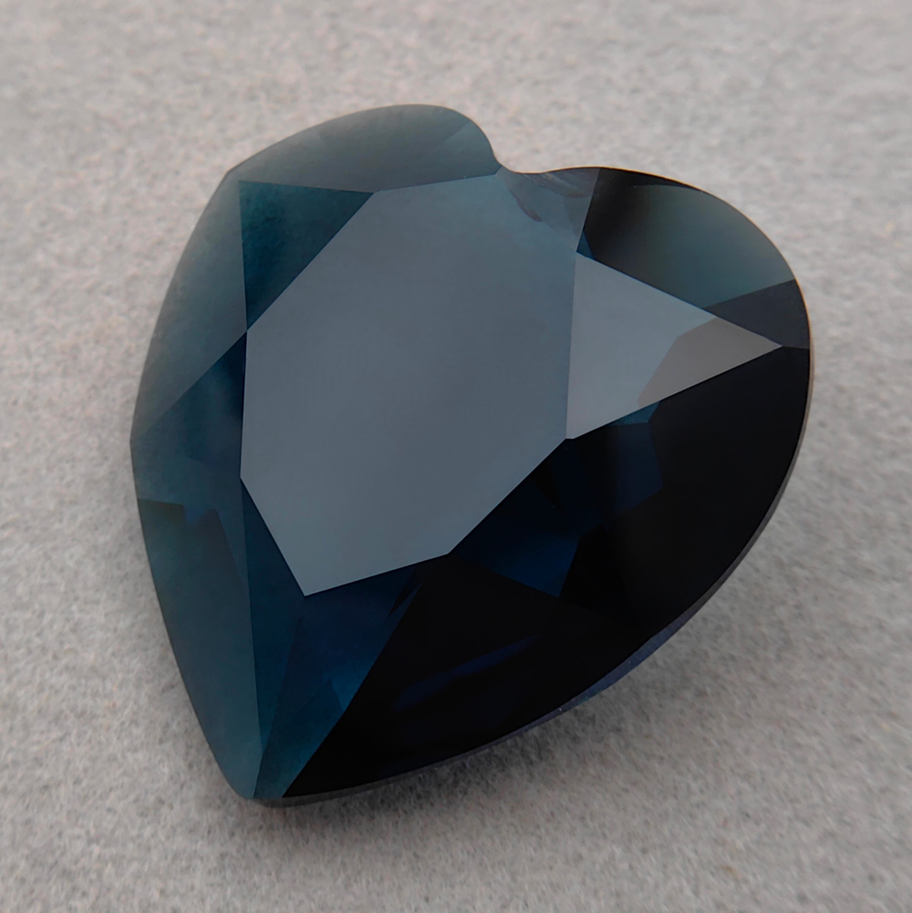 Сердце К9, Dark Montana Unfoiled