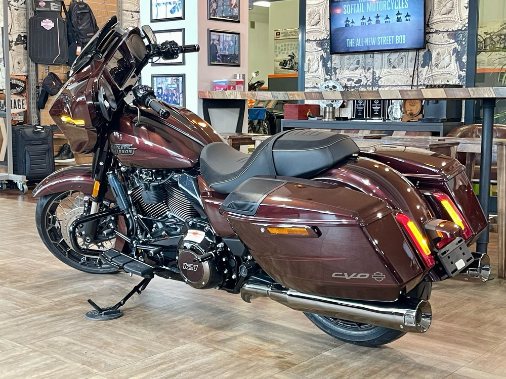 Harley-Davidson CVO Street Glide, 2024 COPPERHEAD