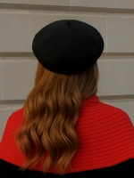 Берет из букле