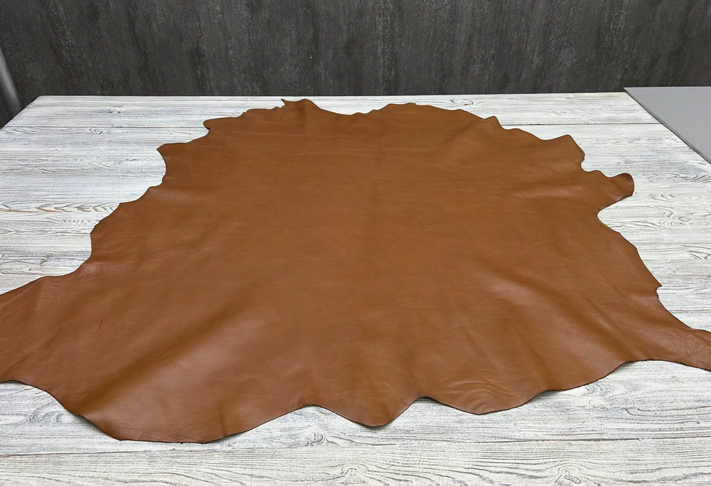 Цельная шкура натуральной кожи Piuma Calf Tan из коллекции итальянской фабрики Les Rives