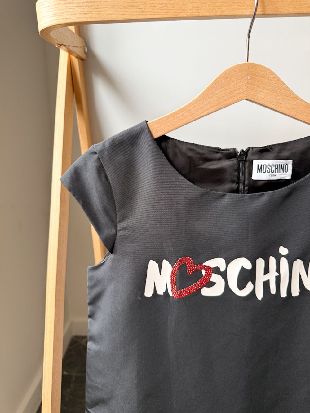 Платье Moschino, 140