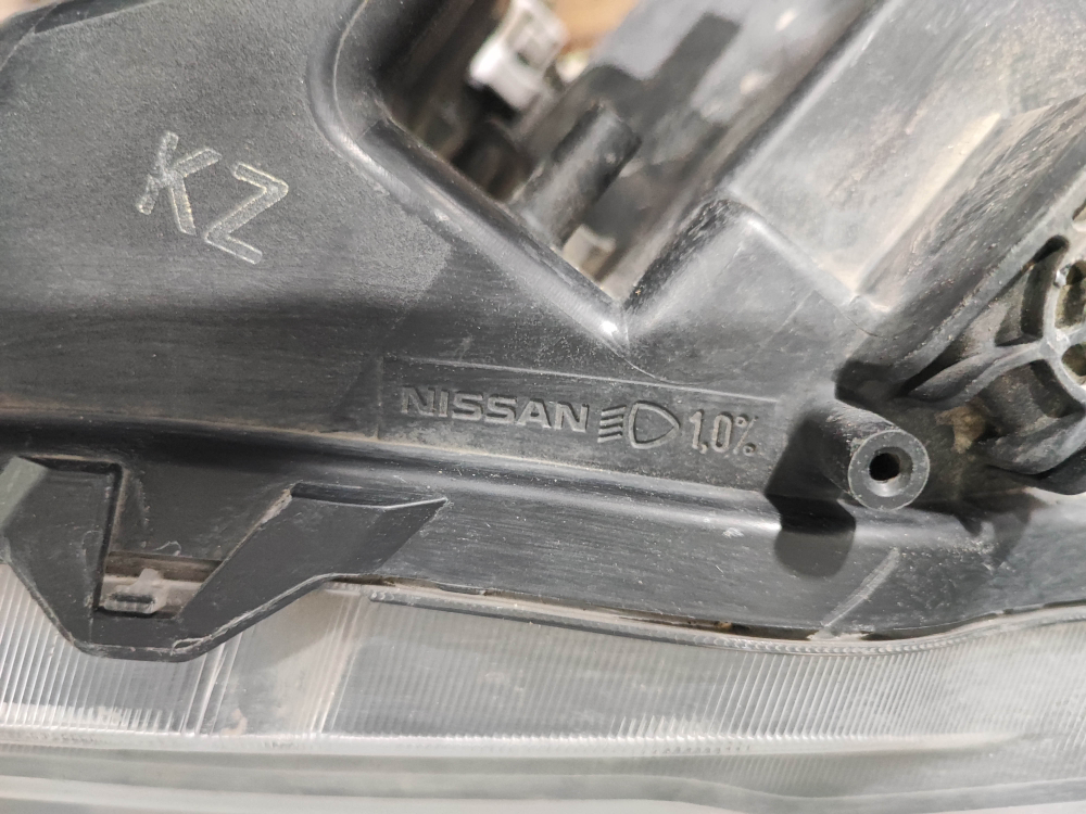 Фара левая LED с дефектами Nissan X-Trail 3 (T32) 17-23 Б/У Оригинал 260606FP8B