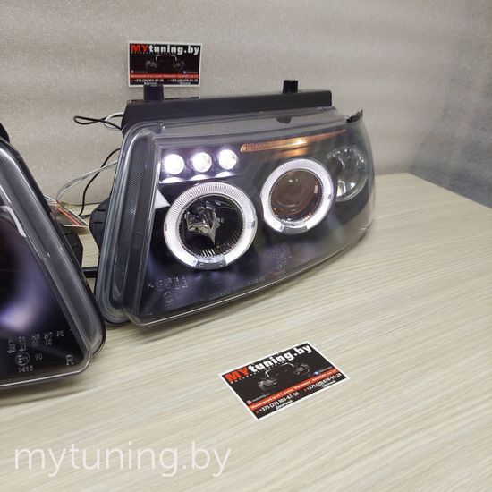 Передние фары VW Passat B5 angel eyes black