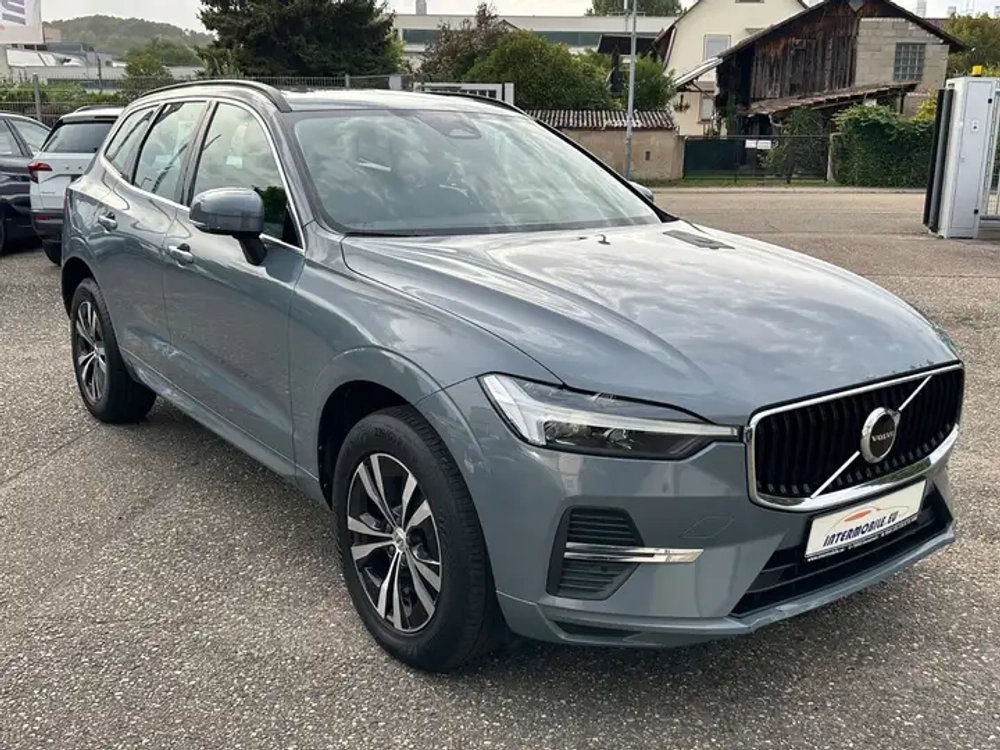 Volvo XC60 B4 Momentum Pro 2WD