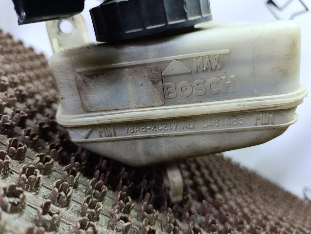 Бачок тормозной жидкости Ford Focus, I Рестайли... с пробегом