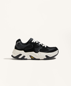 Oysho Кроссовки Vibram® XS TREK, черный
