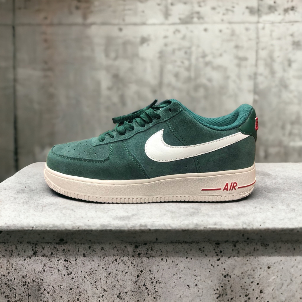 Nike Air Force 1 Low • Green