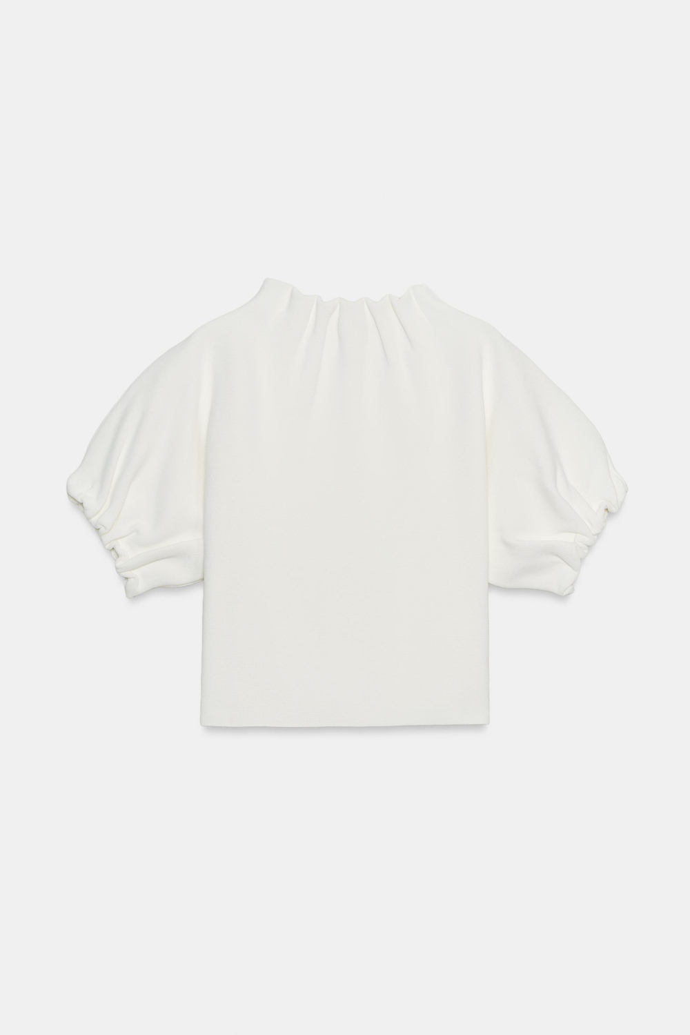 ТРИКОТАЖНЫЙ ТОП С РЮШАМИ — ZARA