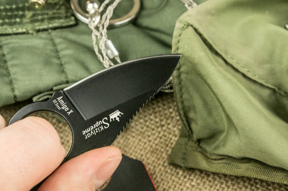 Шейный нож Amigo X D2 Black Titanium