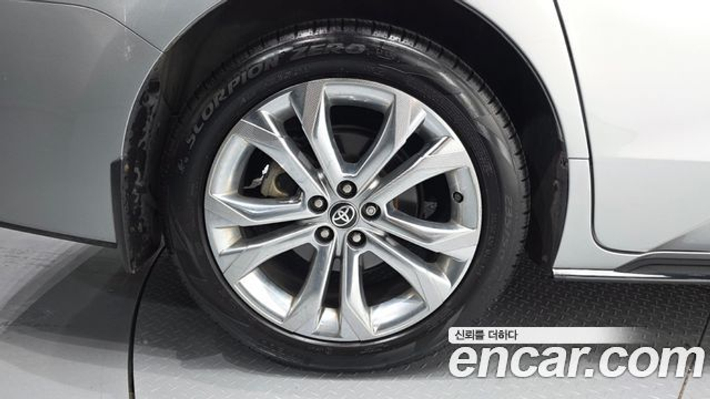 Toyota Sienna 2.5 Hybrid 2WD — 2021