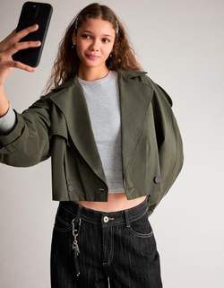 BERSHKA Короткая куртка-тренч с воздушным эффектом, хаки
