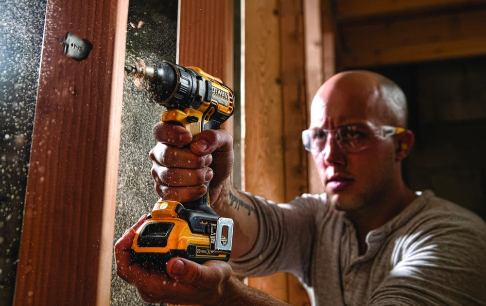Бесщеточная дрель-шуруповерт DEWALT DCD791P2