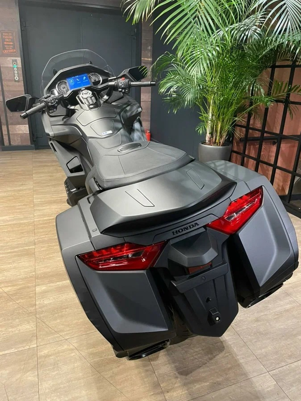 Honda GL 1800 Gold Wing Bagger "50th Anniversary" DCT