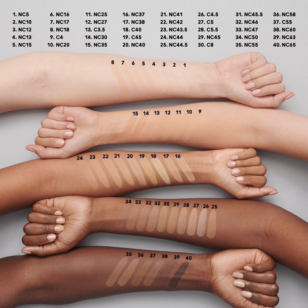 MAC Cosmetics Studio Fix Fluid SPF 15 24HR Matte Foundation + Oil Control - Тональная основа матирующая SPF 15 оттенок NC40, 30 ml