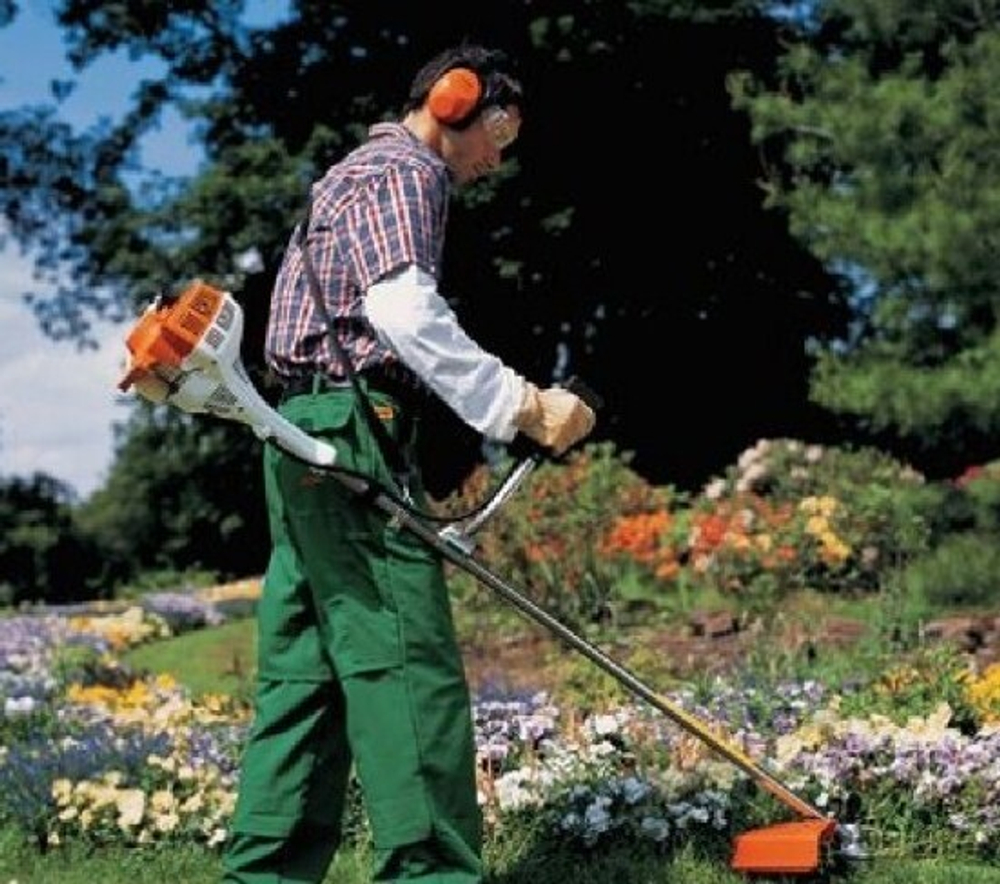 Мотокоса Stihl FS 55 C, СДВОЕННЫЙ НАПЛЕЧНЫЙ РЕМЕНЬ, КОСИЛЬНАЯ ГОЛОВКА AUTOCUT 25-2