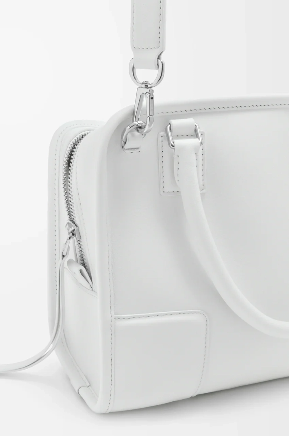 Loewe Маленькая сумка Amazona 180 из мягкой телячьей кожи, белый