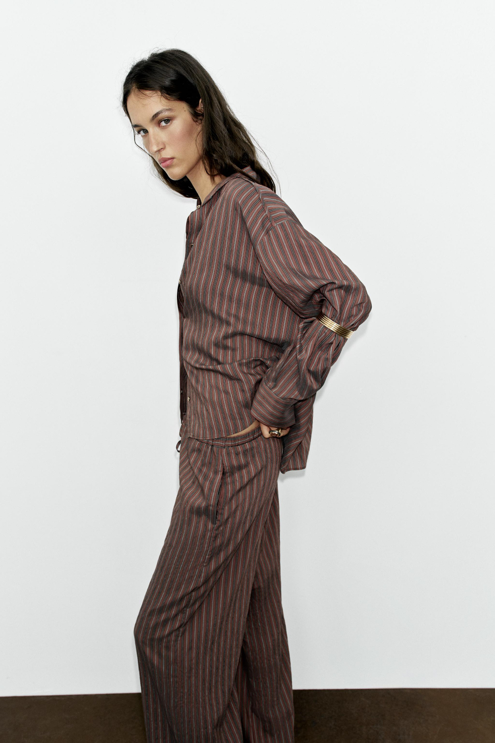 СТРУЯЩАЯСЯ РУБАШКА В ПОЛОСКУ — ZARA