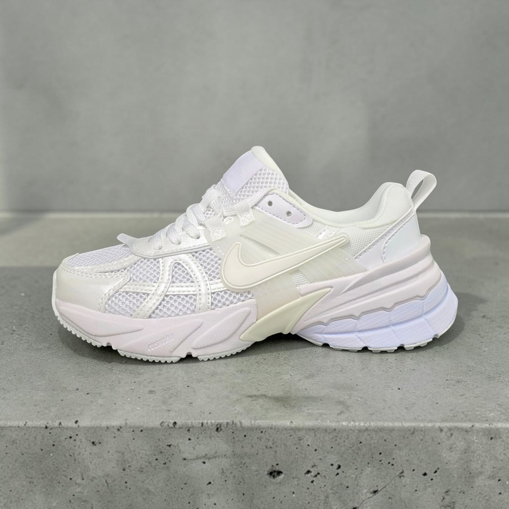 Nike V2K Runtekk • White