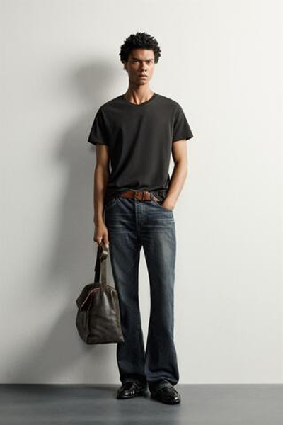 ФУТБОЛКА SLIM FIT С V-ОБРАЗНЫМ ВЫРЕЗОМ — ZARA