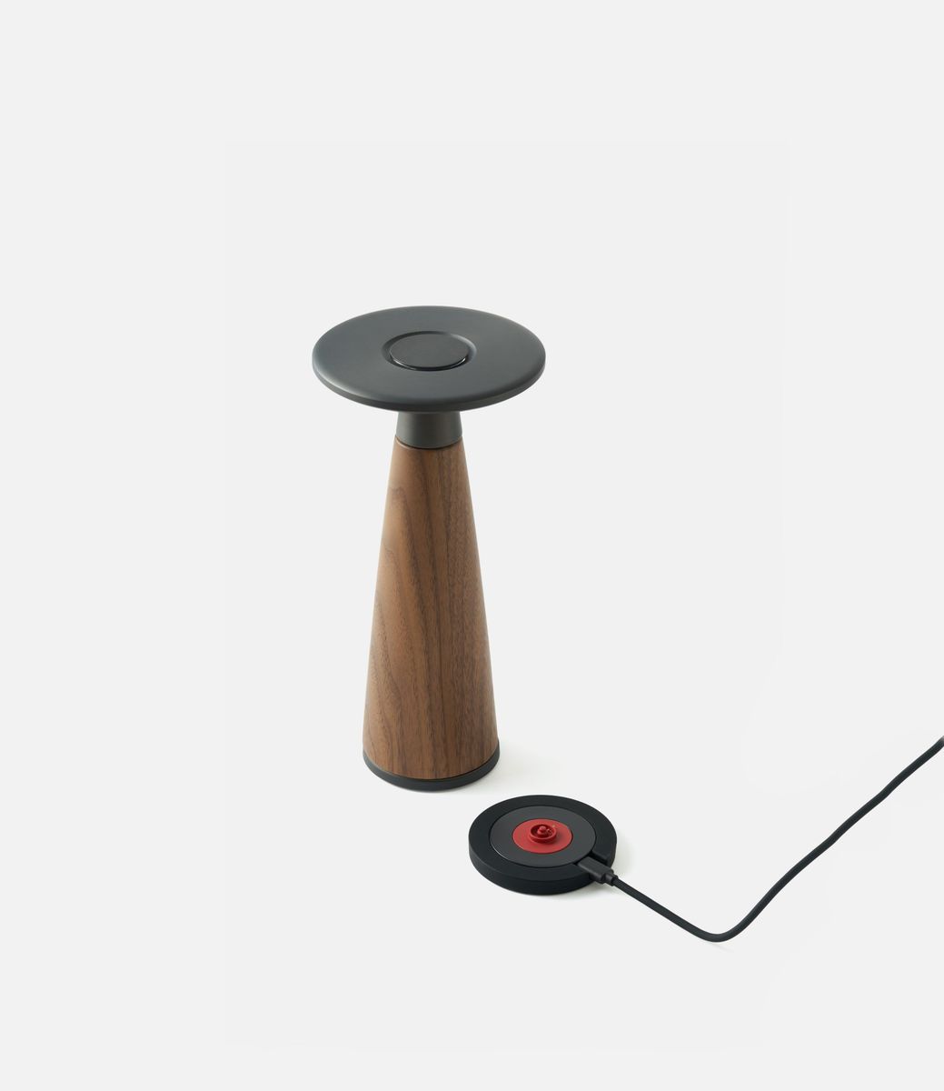 Ambientec Vosco Walnut M — лампа из дерева