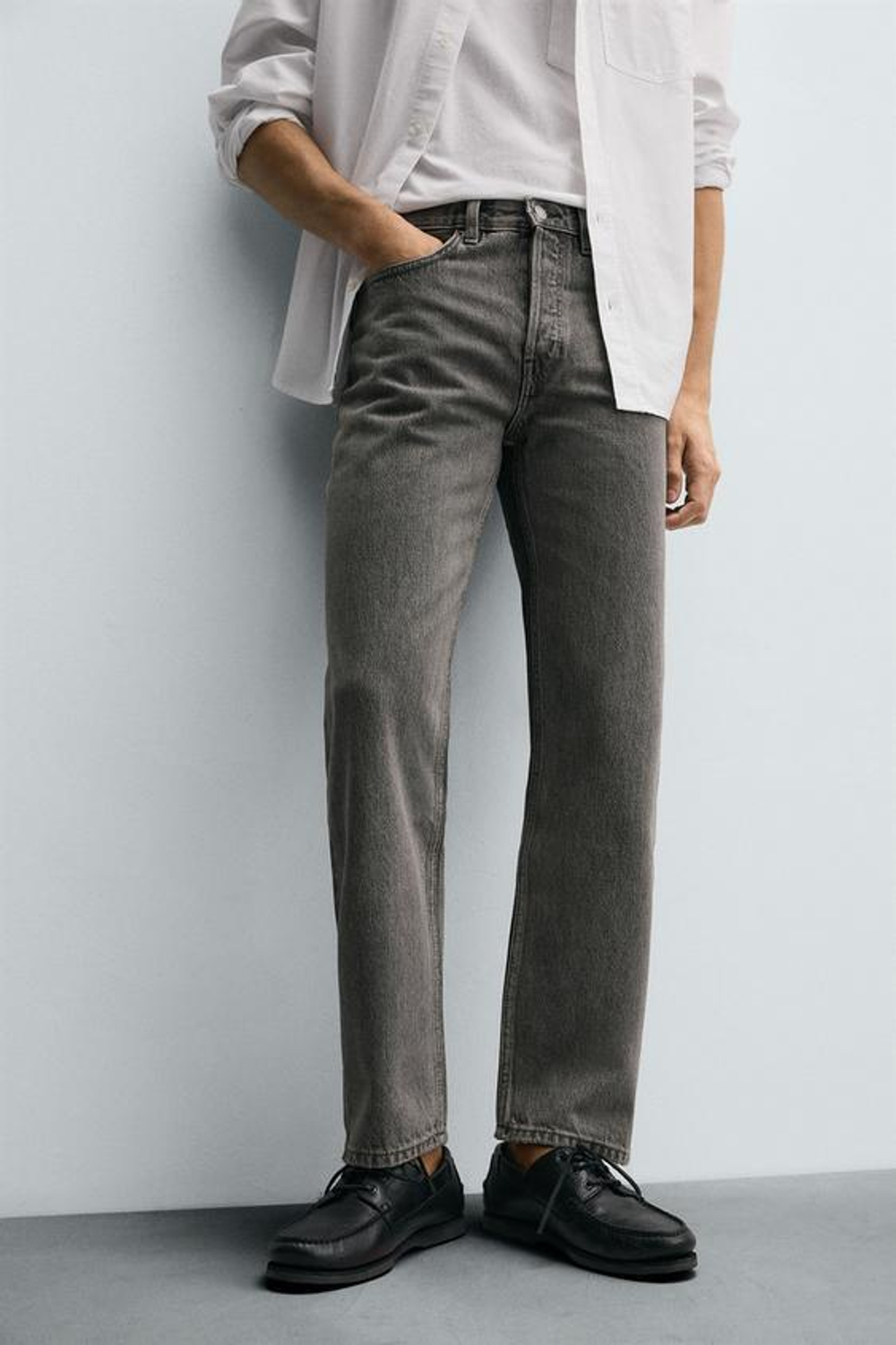 ZARA ДЖИНСЫ STRAIGHT FIT REGULAR, СЕРЫЙ