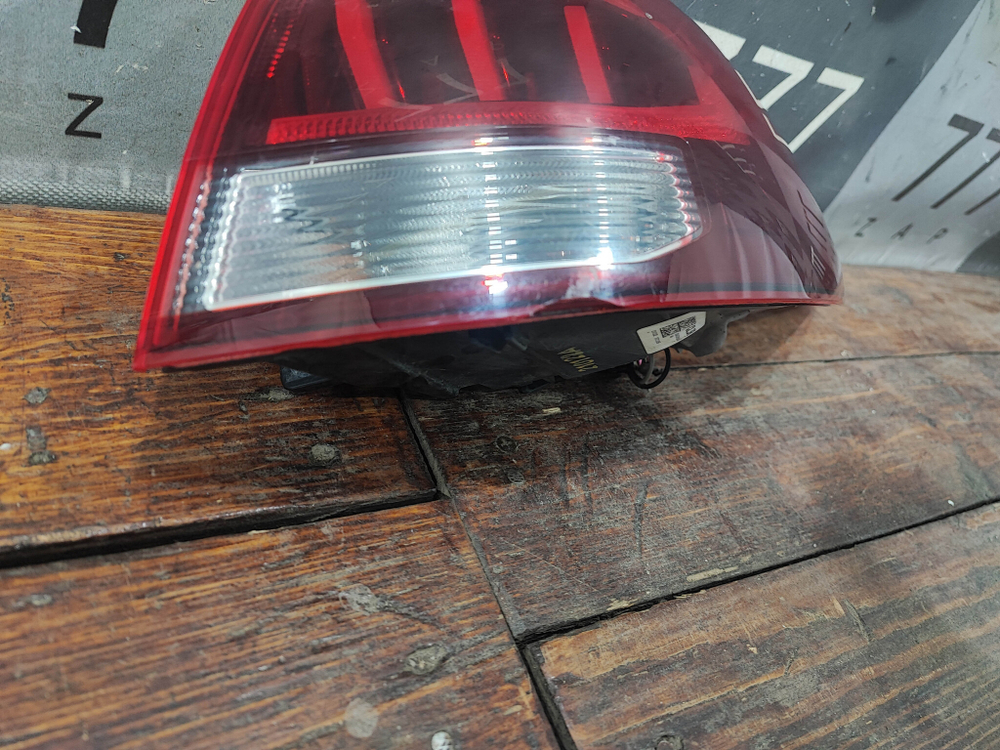Фонарь правый LED Kia Rio 4 X-Line 20-нв Б/У Оригинал 92402H0800