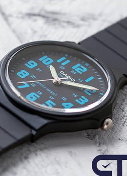 CASIO MQ-71-2B — классические аналоговые часы с синим циферблатом