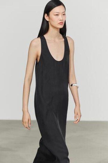 Massimo Dutti Струящееся платье миди с круглым вырезом, черный