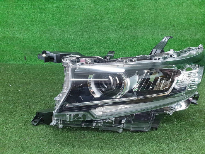 Фара левая Toyota Land Cruiser Prado 150 (2017-н.в.) LED